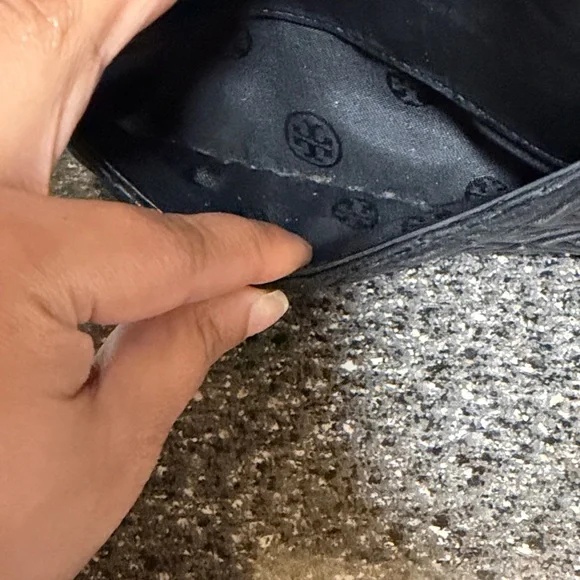 Tory Burch Black Mini Quilted Crossbody Bag - Picture 3 of 8